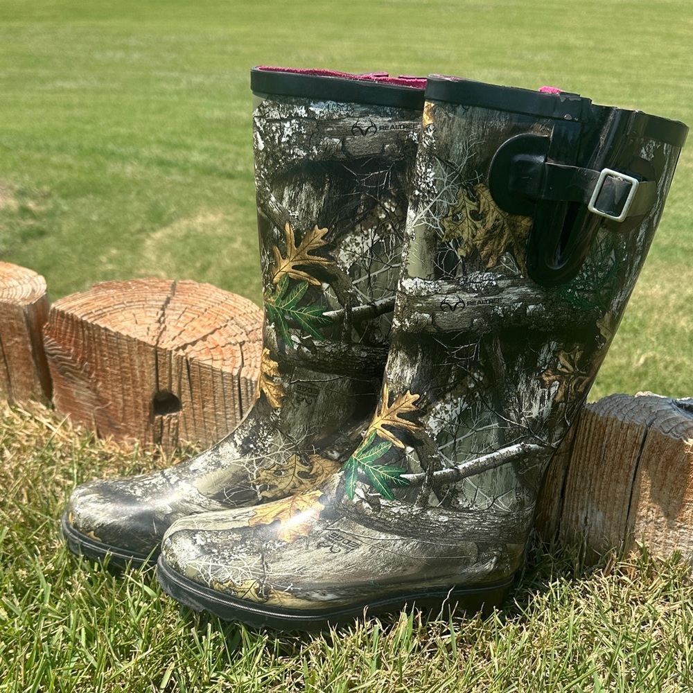 Magellan Outdoors Camouflage Winter & Rain Boots